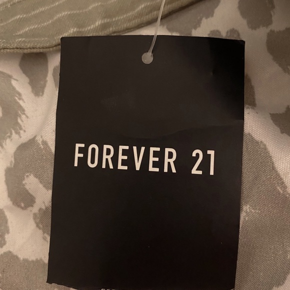 Pale green dress with white stripes, short and super cute :)!! - Picture 4 of 4